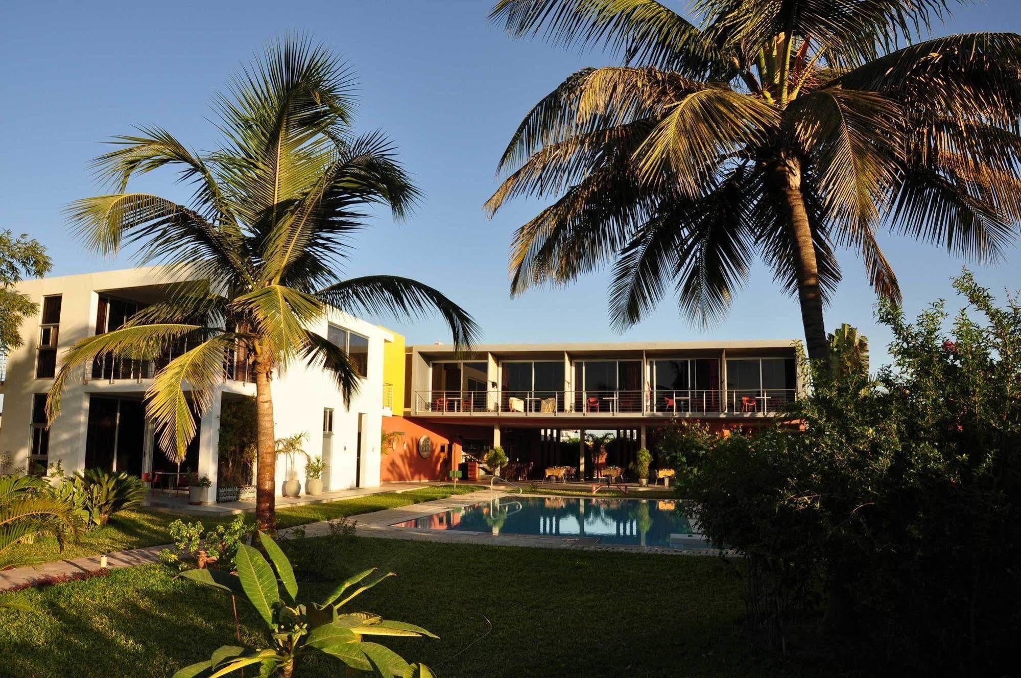 Leo'S Beach Hotel - Adults Only Brufut Exterior photo